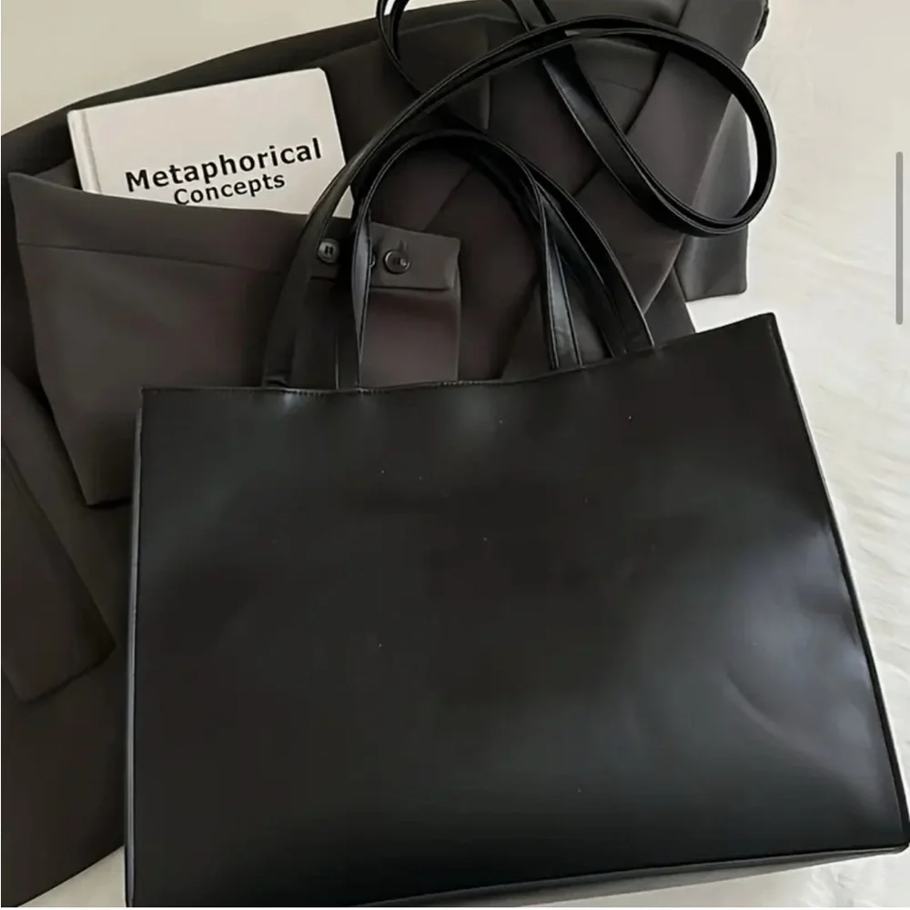 Unbranded Sleek Large Capacity Tote with “TOTE BAG" Logo  - NIP - Picture 5 of 16